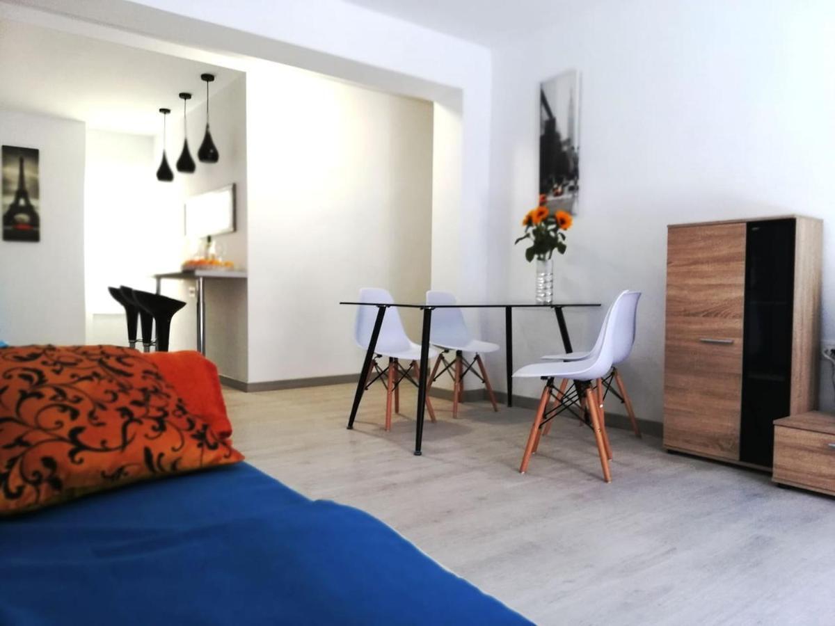 3 Bedroom 150 M From The Beach Торевьиа Экстерьер фото